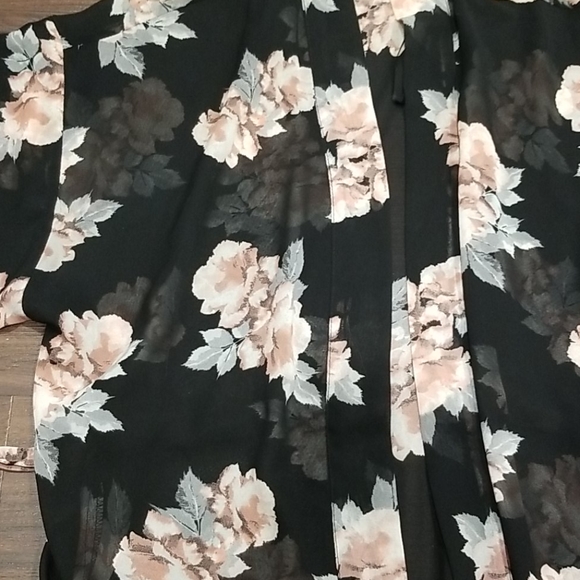Sheer Floral Cardigan - Picture 2 of 2
